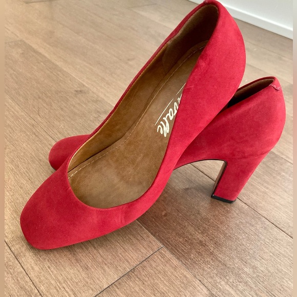 Intervalle red classic pumps made in Brazil 🇧🇷 - Picture 3 of 6